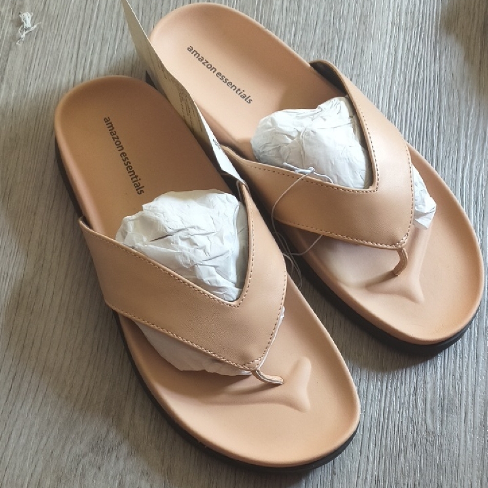 Amazon Essentials Beige Flip-Flops